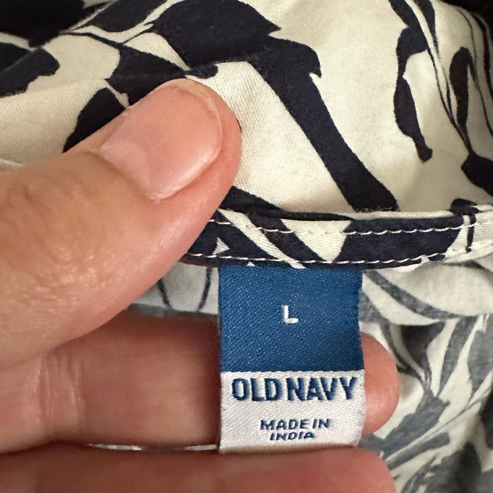 Last chance sale!
Old Navy dark Navy Blue and White Puff Sleeve Wrap Blouse - Picture 6 of 7